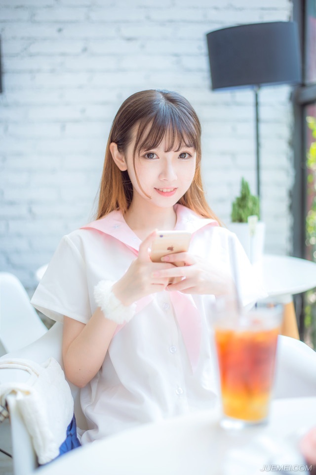 “不是不敢，而是怕你没这个本事！”庞统冷哼一声，扭头看向帐中众将，淡然道：“我主吕布，或许出身不及诸位，但为人公私分明，也极重规矩。”